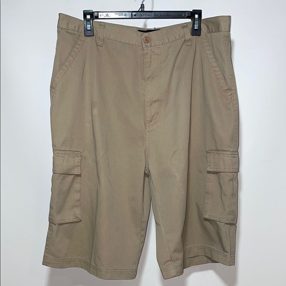 Men's Cargo Shorts in Tan with Utility Pockets
